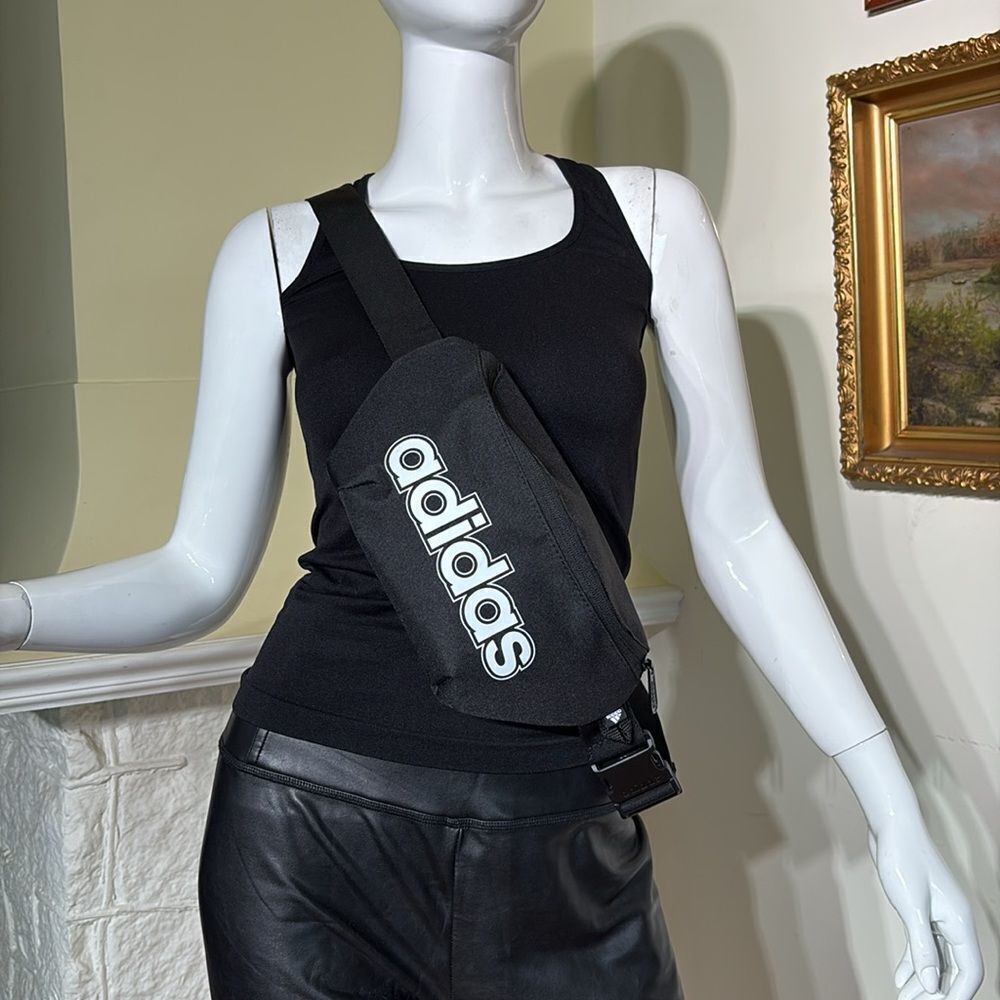 NWOT Adidas Classic Foundation Belt Bag - Picture 5 of 11